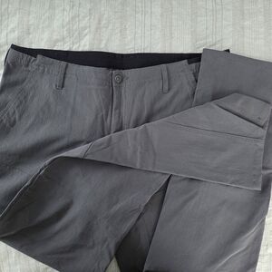 Men's Mountain Hardwear Gray Hiking Pants Size 42